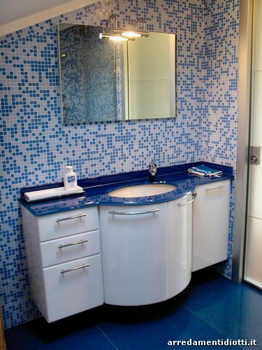 rivestimenti bagno bianco e blu vittoria bianco lucido diotti au f arredamenti