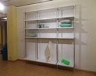 2747 - La cabina armadio Eureka in prezzo affare è caratterizzata da supporti verticali in Alluminio, fissati a parete, che permettono il libero posizionamento dell'attrezzatura.
Dotato di ripiani e tubi appendiabiti da come risultato una cabina armadio funzionale.
In poco spazio è possibile arredare una cabina armadio completa, ben suddivisa tra ripiani e appenderia. Eureka 1