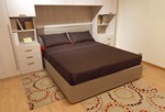 2968 - Il letto imbottito Levante con contenitore è caratterizzato da una testata semplice e alta ben 98 cm.. Infatti questa caratteristica sottilinea l'eleganza.
Levante è disponibile ad una piazza e mezza, alla francese e matrimoniale sempre con contenitore.
Misure:
Piazza e mezza: cm.134 p.210 h.98 (materasso 120x195)
Francese: cm.150 p.205 h.96 (materasso 140x95)
Matrimoniale: cm.170 p.205 h.96 (materasso 160x195)
PROMOZIONE: € 850,00
IN TUTTE LE VERSIONI DISPONIBILI
Disponibile la realizzazione su misura.
Per ogni dimensione modificata fino a 10cm (in più o in meno) + € 120,00 Levante