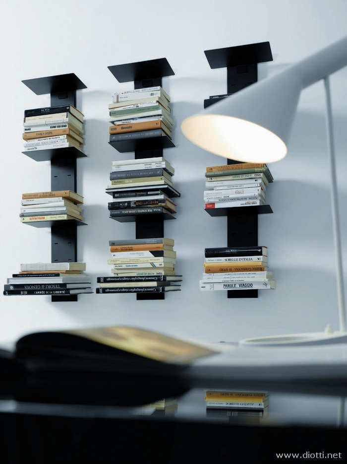 Press invece � la versione porta-libri, anch'esso regolabile.
