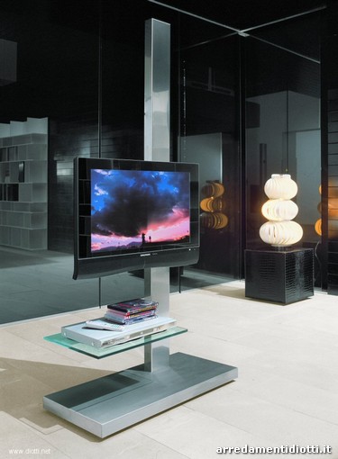 Dolce Vita Cattelan porta TV