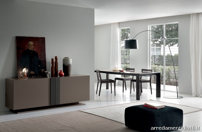 Credenza Glamour laccata opaca argilla con maniglie fashion wood rovere carbone
