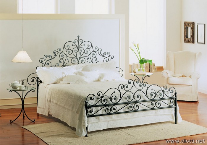 Vietri wrought forged iron bed