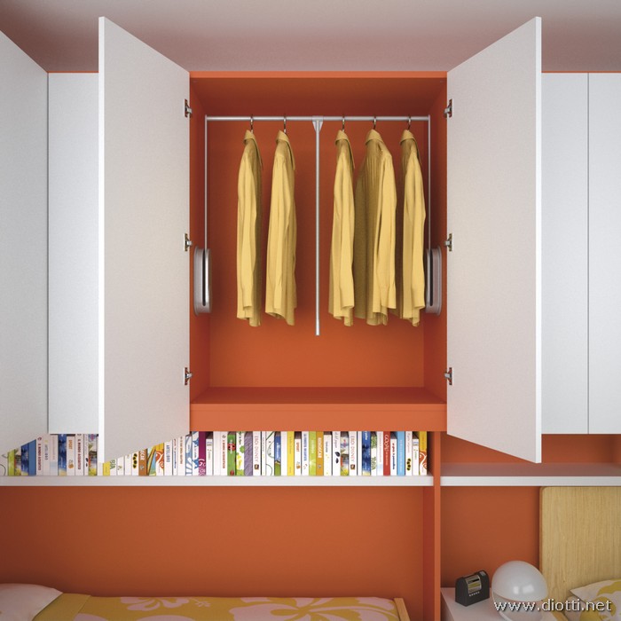 Yuong-armadio-appendiabiti-alzato-laccato-bianco-arancio-big